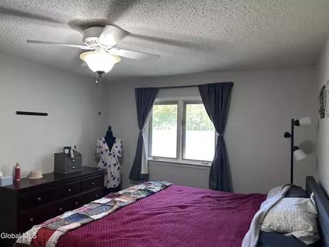 Bedroom - 2321 Central Pkwy, Schenectady, NY 12309 photo 5 of 10
