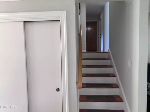 Entry Way - 2321 Central Pkwy, Schenectady, NY 12309 photo 4 of 6
