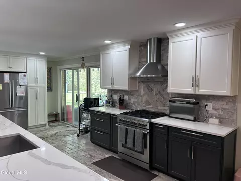 Kitchen - 2321 Central Pkwy, Schenectady, NY 12309 photo 11 of 15