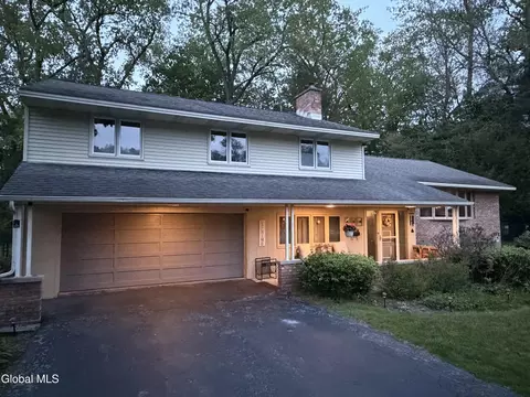 Exterior - 2321 Central Pkwy, Schenectady, NY 12309 photo 4 of 10