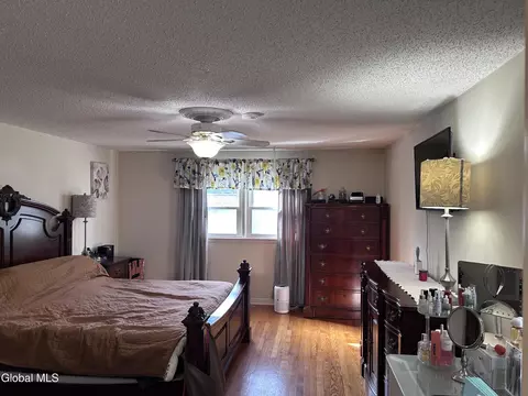 Bedroom - 2321 Central Pkwy, Schenectady, NY 12309 photo 7 of 10