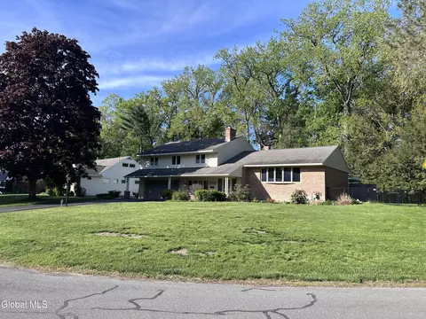 Exterior - 2321 Central Pkwy, Schenectady, NY 12309 photo 2 of 10