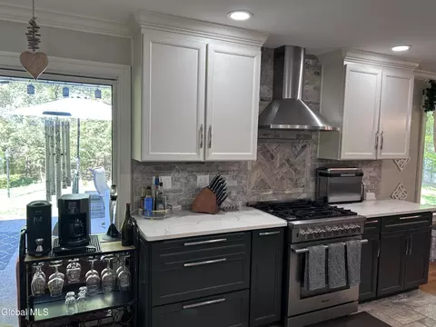 Kitchen - 2321 Central Pkwy, Schenectady, NY 12309 photo 10 of 15