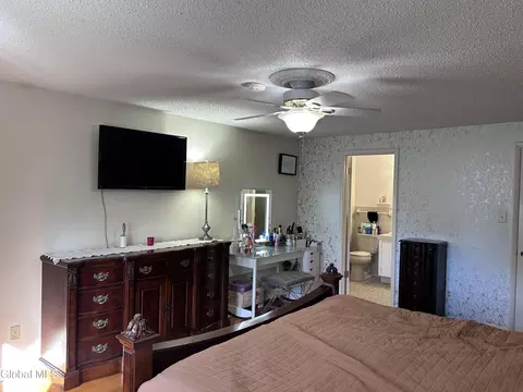 Bedroom - 2321 Central Pkwy, Schenectady, NY 12309 photo 10 of 10