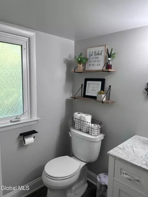 Bath - 2321 Central Pkwy, Schenectady, NY 12309 photo 1 of 8