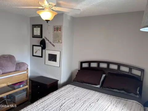 Bedroom - 2321 Central Pkwy, Schenectady, NY 12309 photo 3 of 10