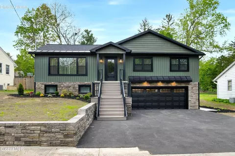 79 Sheridan St, Glens Falls, NY 12801