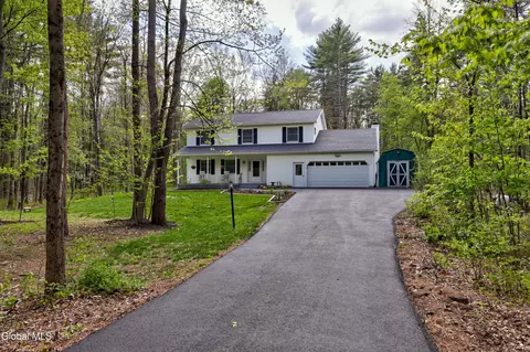 6 Pinebrook Dr, Ballston Spa, NY 12020