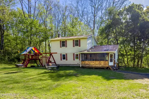99 Beach Rd # A, Clifton Park, NY 12065
