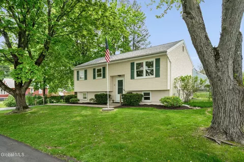 28 Corliss Ave, Rensselaer, NY 12144