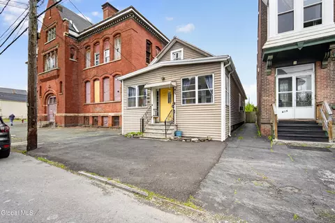 817 24th St, Watervliet, NY 12189