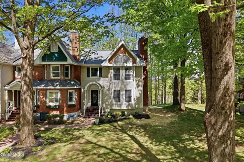30 Sicada St, Saratoga Springs, NY 12866