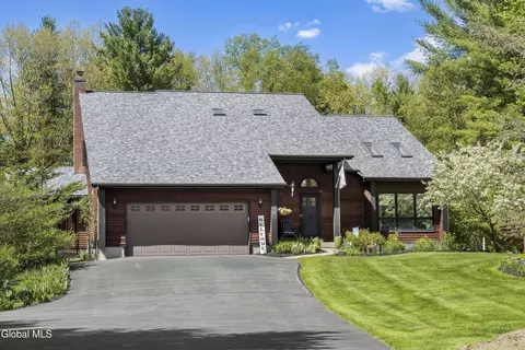 15 Dyer Switch Rd, Saratoga Springs, NY 12866