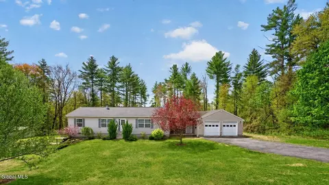 9 Duncan Rd, Northumberland, NY 12831