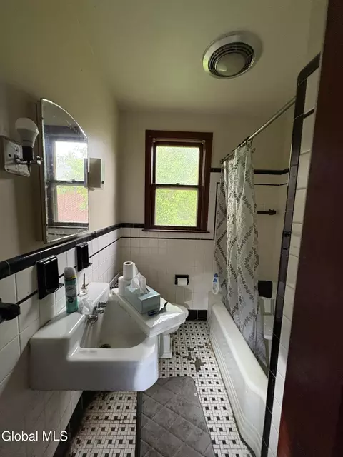 Bath - 1833 Avenue A, Schenectady, NY 12308 photo 2 of 2