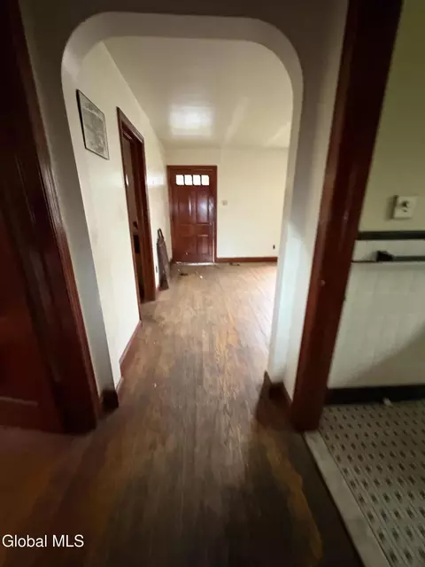 Entry Way - 1833 Avenue A, Schenectady, NY 12308 photo 1 of 3