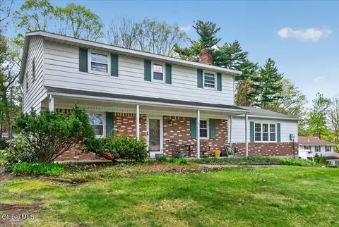 29 Hills Rd, Ballston Lake, NY 12019