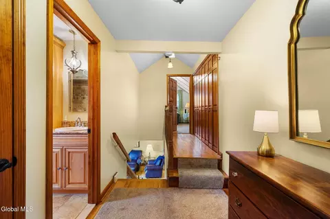 Entry Way - 4 Colomba Dr, Schenectady, NY 12306 photo 2 of 3