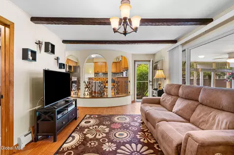 Living - 4 Colomba Dr, Schenectady, NY 12306 photo 2 of 4