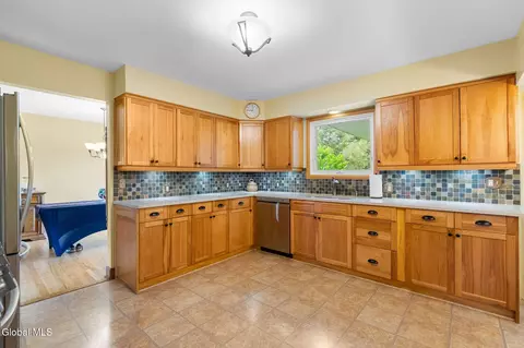 Kitchen - 4 Colomba Dr, Schenectady, NY 12306 photo 2 of 2