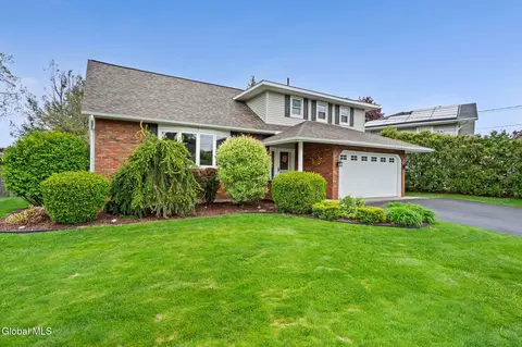 Exterior - 4 Colomba Dr, Schenectady, NY 12306 photo 3 of 13