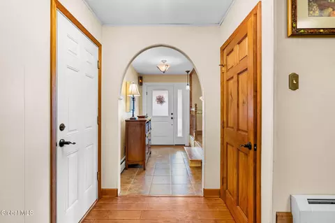Entry Way - 4 Colomba Dr, Schenectady, NY 12306 photo 1 of 3