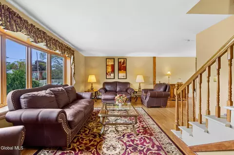 Living - 4 Colomba Dr, Schenectady, NY 12306 photo 3 of 4