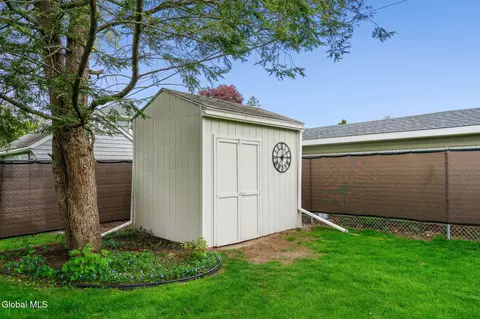 Exterior - 4 Colomba Dr, Schenectady, NY 12306 photo 10 of 13