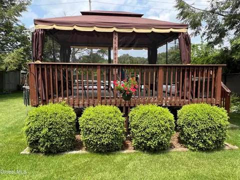 Exterior - 4 Colomba Dr, Schenectady, NY 12306 photo 12 of 13