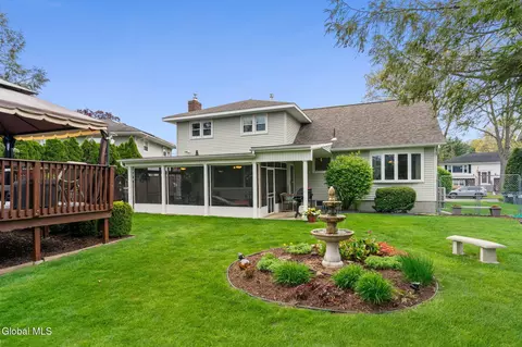 Exterior - 4 Colomba Dr, Schenectady, NY 12306 photo 8 of 13