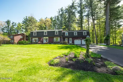 573 Jefferson Ct, Guilderland, NY 12084