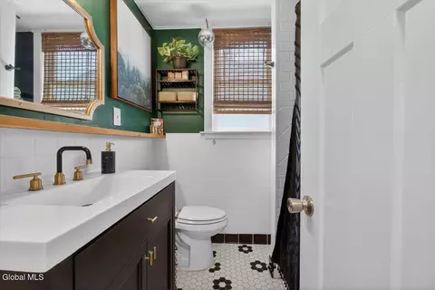 Bath - 5 Cromer Ave, Schenectady, NY 12304 photo 1 of 2