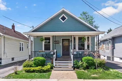 5 Cromer Ave, Schenectady, NY 12304