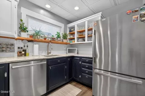 Kitchen - 5 Cromer Ave, Schenectady, NY 12304 photo 3 of 5