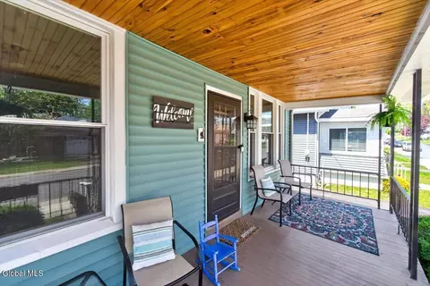 Exterior - 5 Cromer Ave, Schenectady, NY 12304 photo 4 of 13