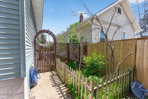 Exterior - 5 Cromer Ave, Schenectady, NY 12304 photo 10 of 13