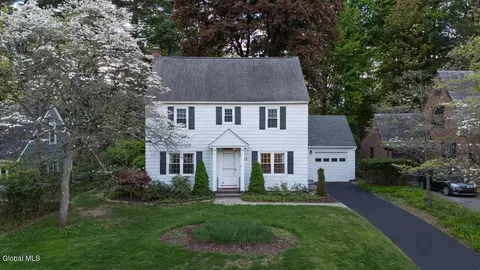 21 Douglas Rd, Delmar, NY 12054