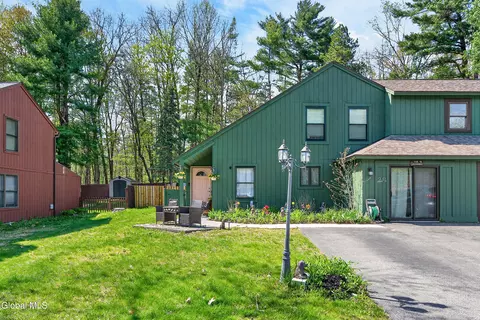 28 Thimbleberry Rd, Malta, NY 12020