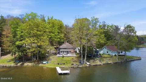 30 Circle Dr, East Berne, NY 12059