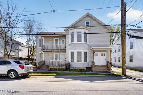30 118th St, Troy, NY 12182
