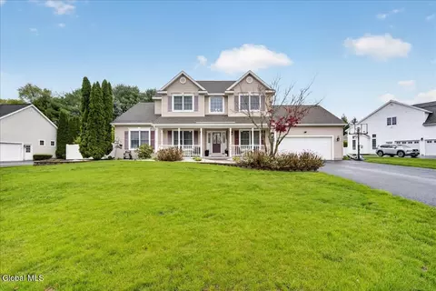2015 Dobie Ln, Schenectady, NY 12303