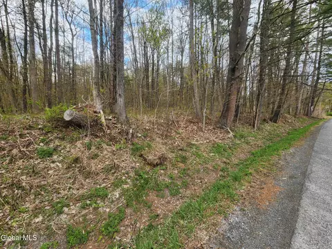 27-27 New York 2, Grafton, NY 12082