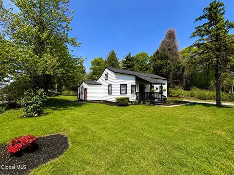 905 Balltown Rd, Schenectady, NY 12309