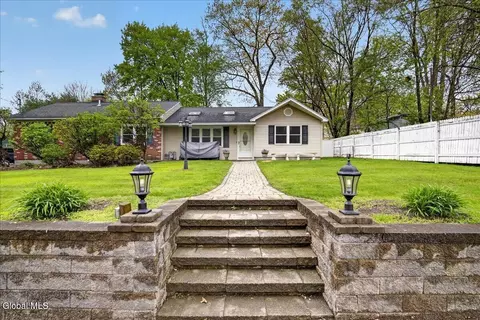 51 S Kellogg Ave, Schenectady, NY 12304