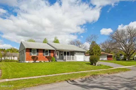 119 Pleasantview Dr, Cobleskill, NY 12043