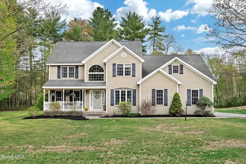 3 Pauls Way, Queensbury, NY 12804