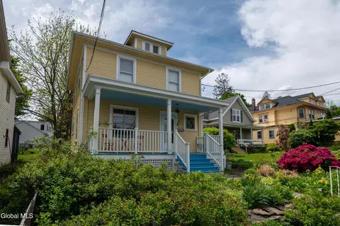 957 Columbia St, Hudson, NY 12534
