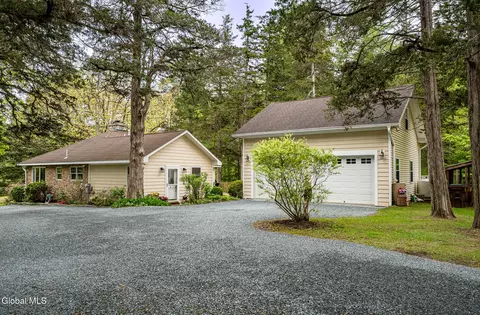 431 Onesquethaw Creek Rd, Feura Bush, NY 12067