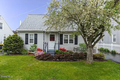 68 Fox Ave, Schenectady, NY 12304