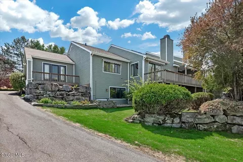 6 Collins Ter, Saratoga Springs, NY 12866